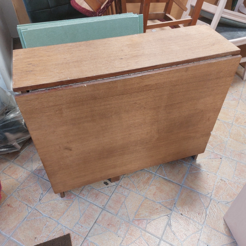 Išlankstomas stalas 