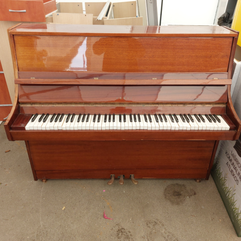 Pianinas (Tilžės g. 66A, kreiptis į vadybininką)