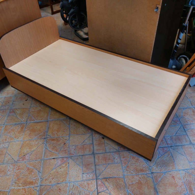 Lovelė 64x122cm
