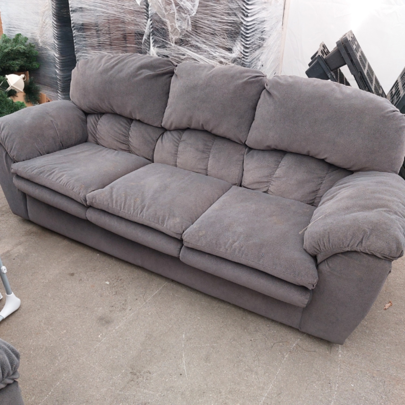 Sofa ( Tilžės g. 66A, kreiptis į vadybininką )