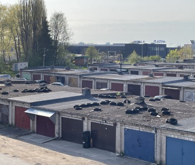 Klaipėdiečiai kviečiami atsikratyti pavojingų automobilių atliekų